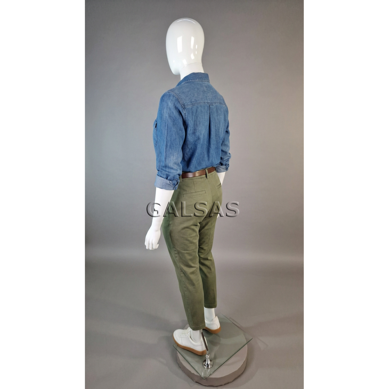 2XL Female Mannequin XXL76 - featureless face, glossy white. Plastic 3 2XL Female Mannequin XXL76 - featureless face, glossy white. Plastic 3