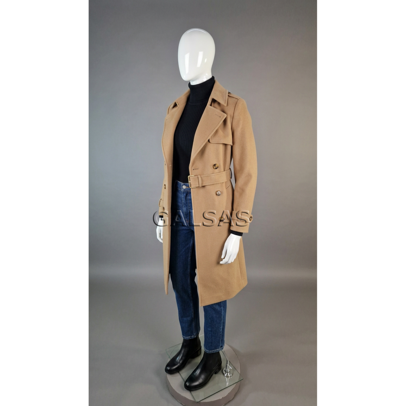 2XL Female Mannequin XXL76 - featureless face, glossy white. Plastic 1 2XL Female Mannequin XXL76 - featureless face, glossy white. Plastic 1