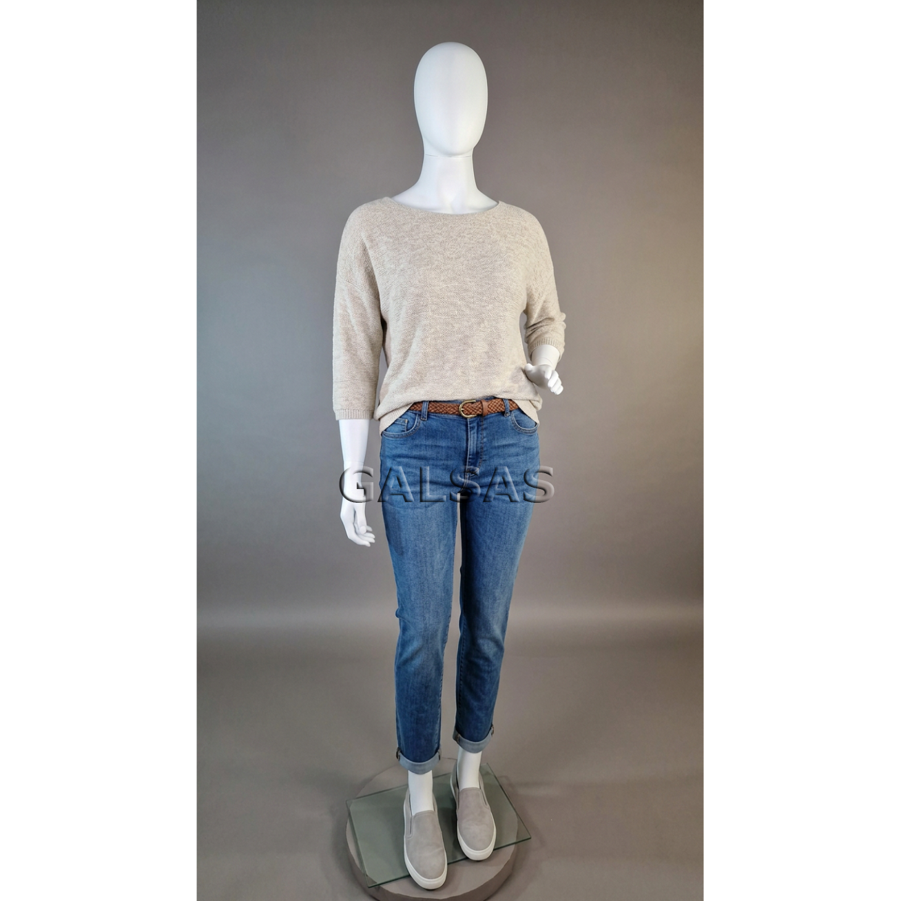 2XL Female Mannequin XXL79 - full-body, featureless face, matte white. Plastic 3 2XL Female Mannequin XXL79 - full-body, featureless face, matte white. Plastic 3