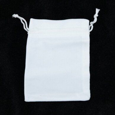 Aksomo papuošalų maišeliai 7 x 9 cm, balta spalva, pakuotė 50 vnt