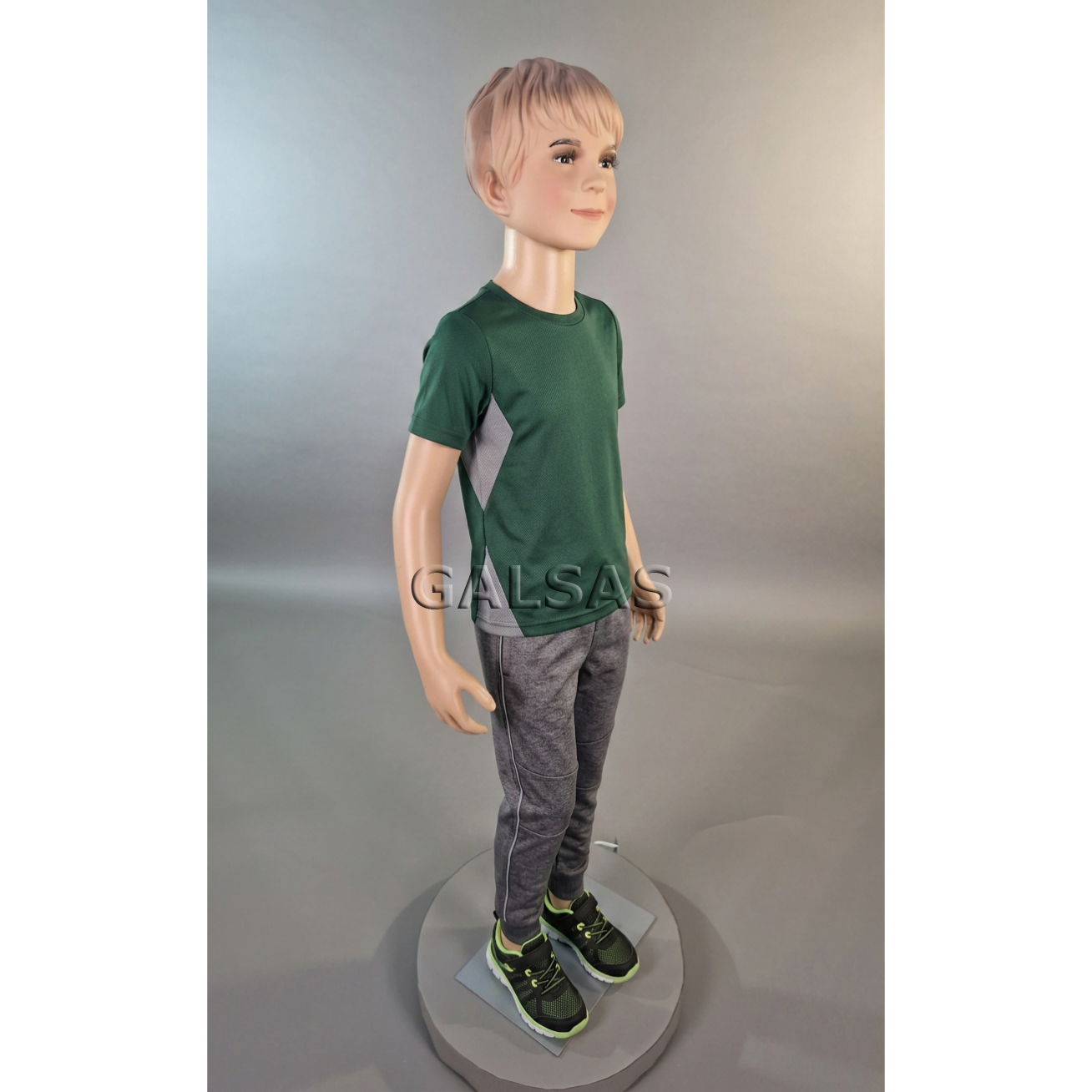 Child Boy Mannequin VAI-PLA-K-13-SUK-BER, Full-Body, with Face, Skin Tone. Material: plastic. 1