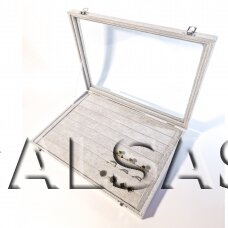 Dėžutė žiedams, su stikliniu dangčiu, pilkas veliūras. Matmuo 25 x 35 cm. Modelis - STI-ZED-P