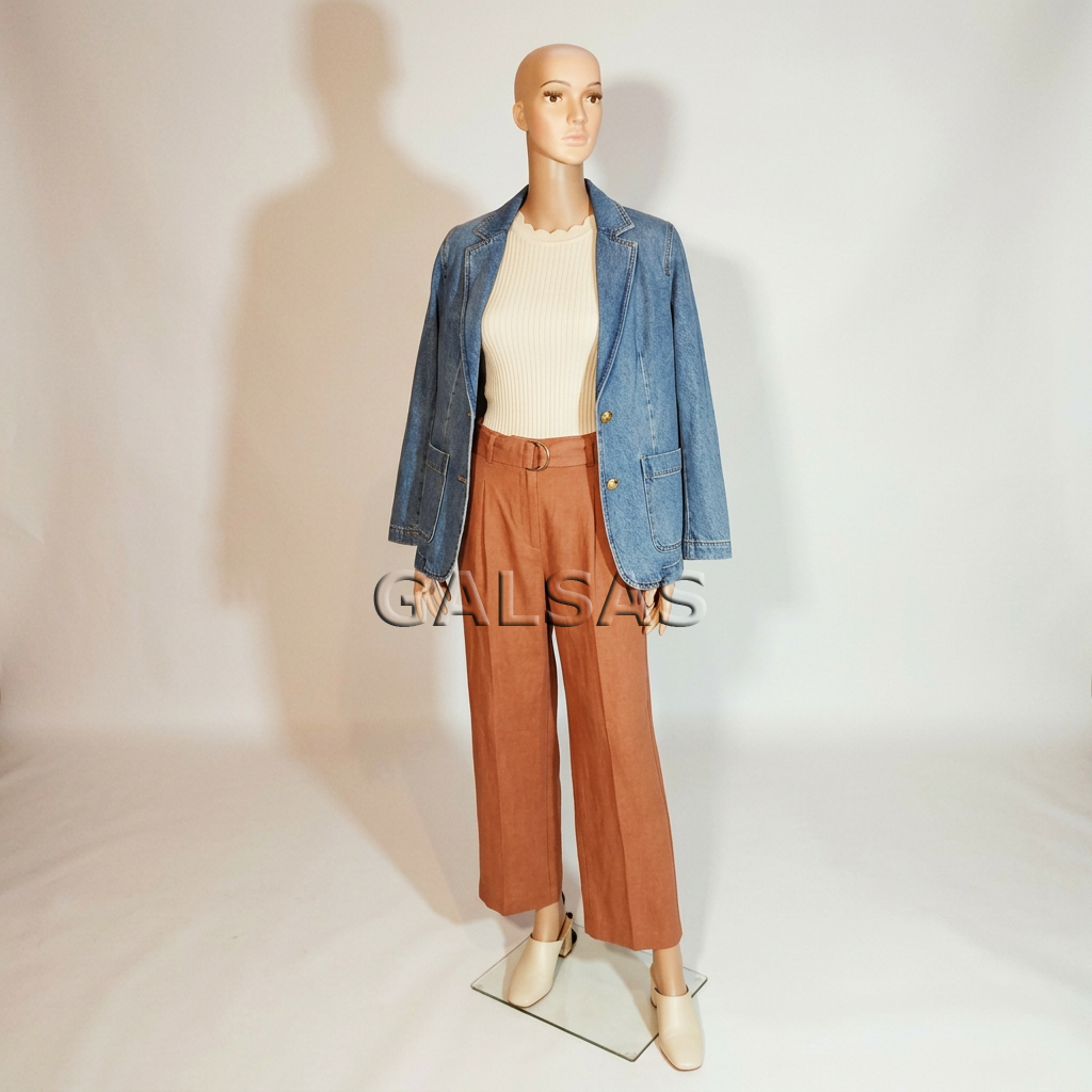 Female Full-Body Mannequin XMA-07, with Face, Skin Tone 11 Female Full-Body Mannequin XMA-07, with Face, Skin Tone 11