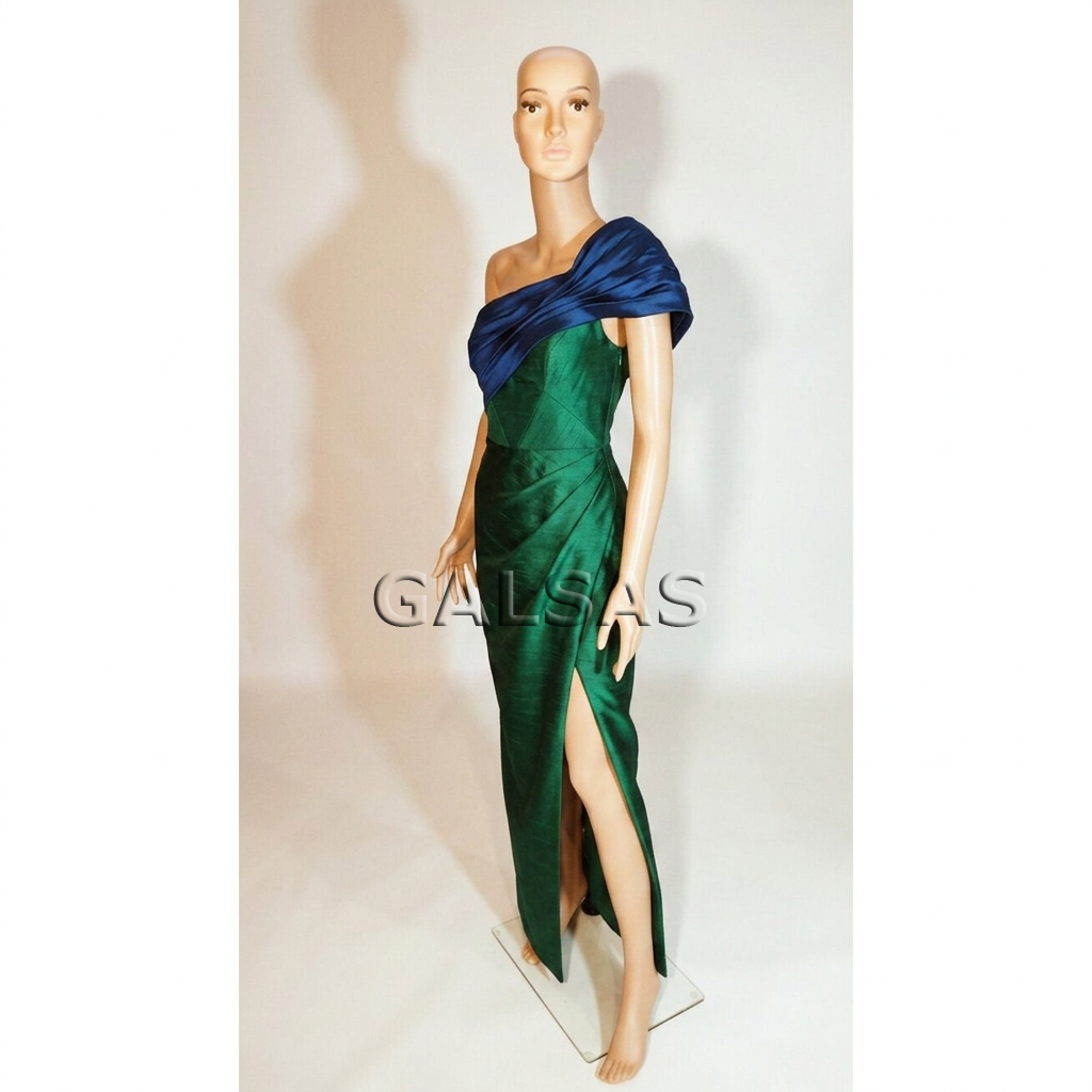 Female Full-Body Mannequin XMA-07, with Face, Skin Tone 7 Female Full-Body Mannequin XMA-07, with Face, Skin Tone 7