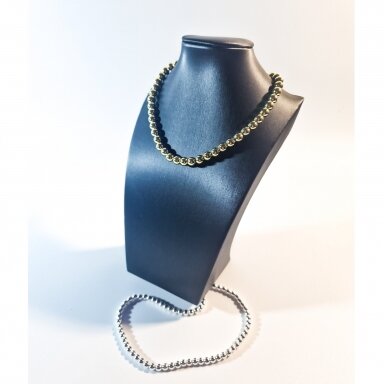 Necklace Display Bust for Chains, Necklaces, Jewelry and Costume Jewelry. Possible height: 35 cm.