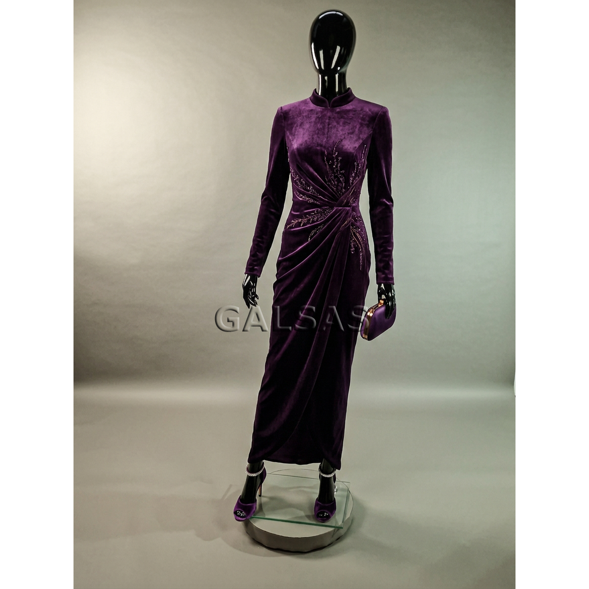 Female Full-Body Mannequin M1017D-J-BLIZG - full-body, glossy black. Plastic. 1