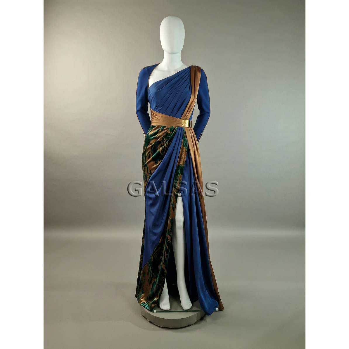 Female Full-Body Mannequin SF8-B-MAT - full-body, matte white. Plastic. 3 Female Full-Body Mannequin SF8-B-MAT - full-body, matte white. Plastic. 3
