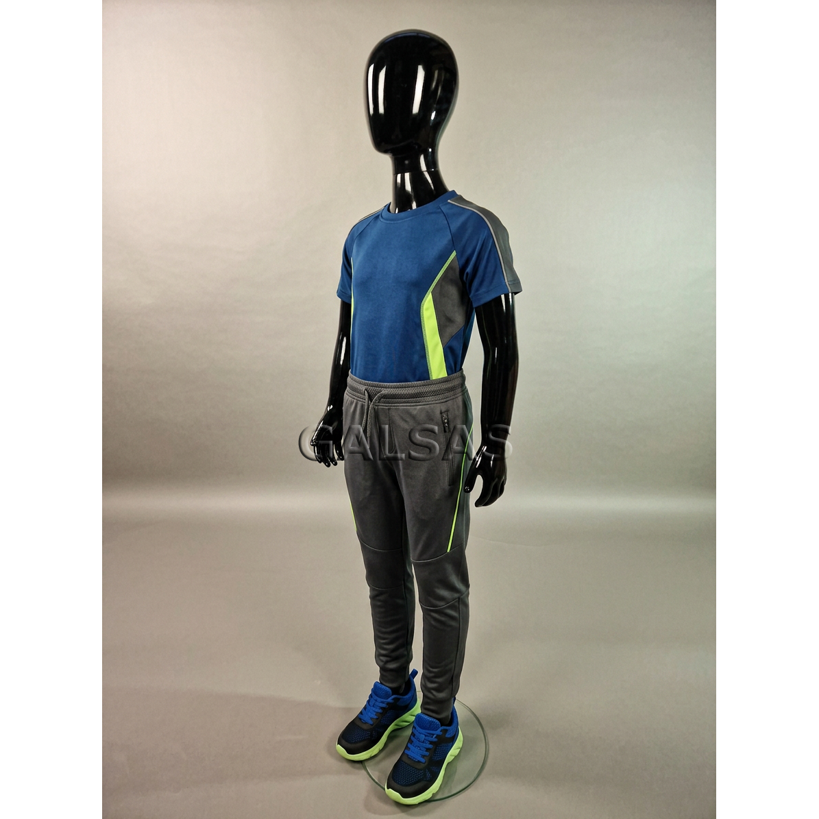 Child Full-Body Mannequin VAI-J-BLI-147 - featureless, glossy black. H-147 cm 3 Child Full-Body Mannequin VAI-J-BLI-147 - featureless, glossy black. H-147 cm 3