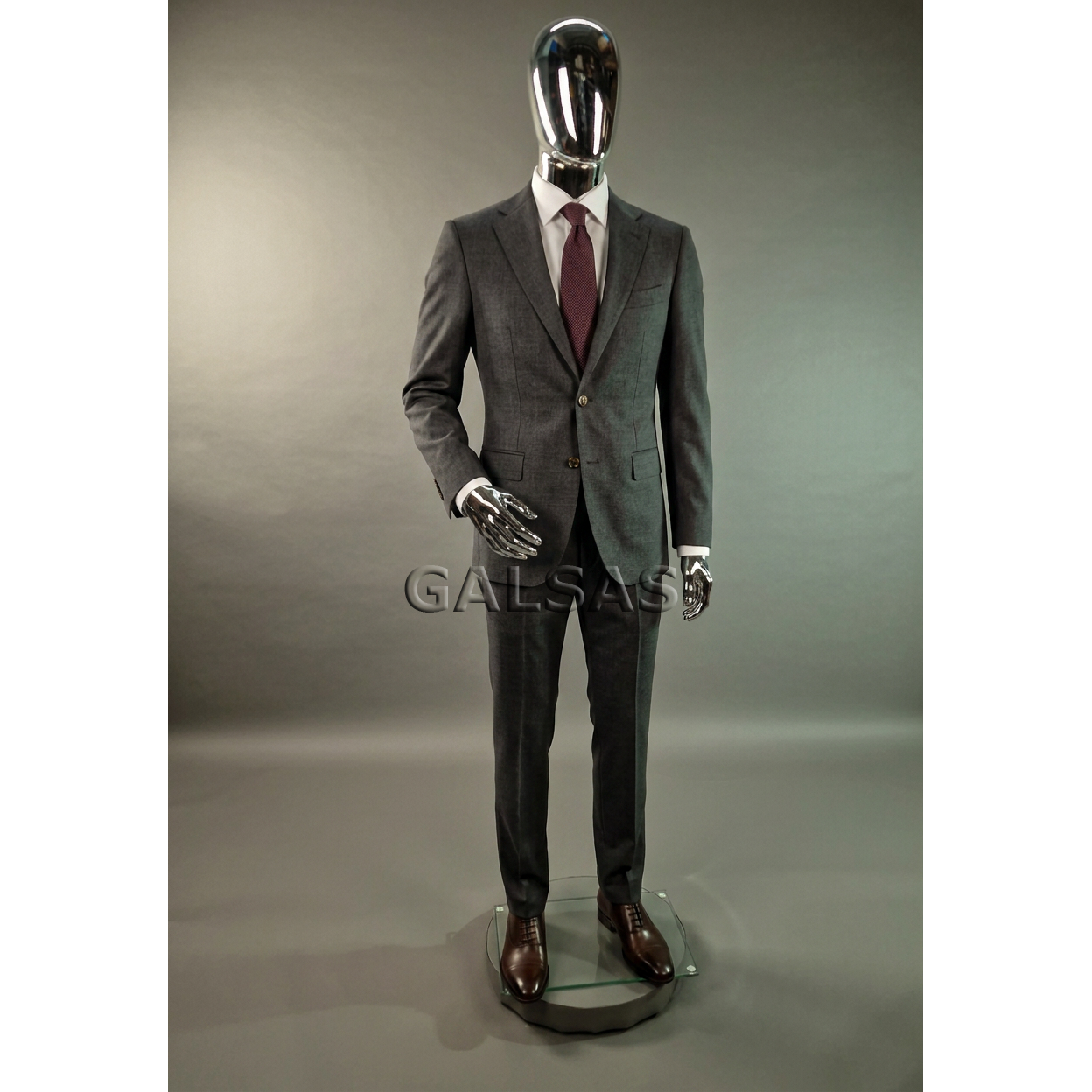 Male Full-Body Mannequin VYR-S4, featureless face, silver. Material: plastic. 5 Male Full-Body Mannequin VYR-S4, featureless face, silver. Material: plastic. 5
