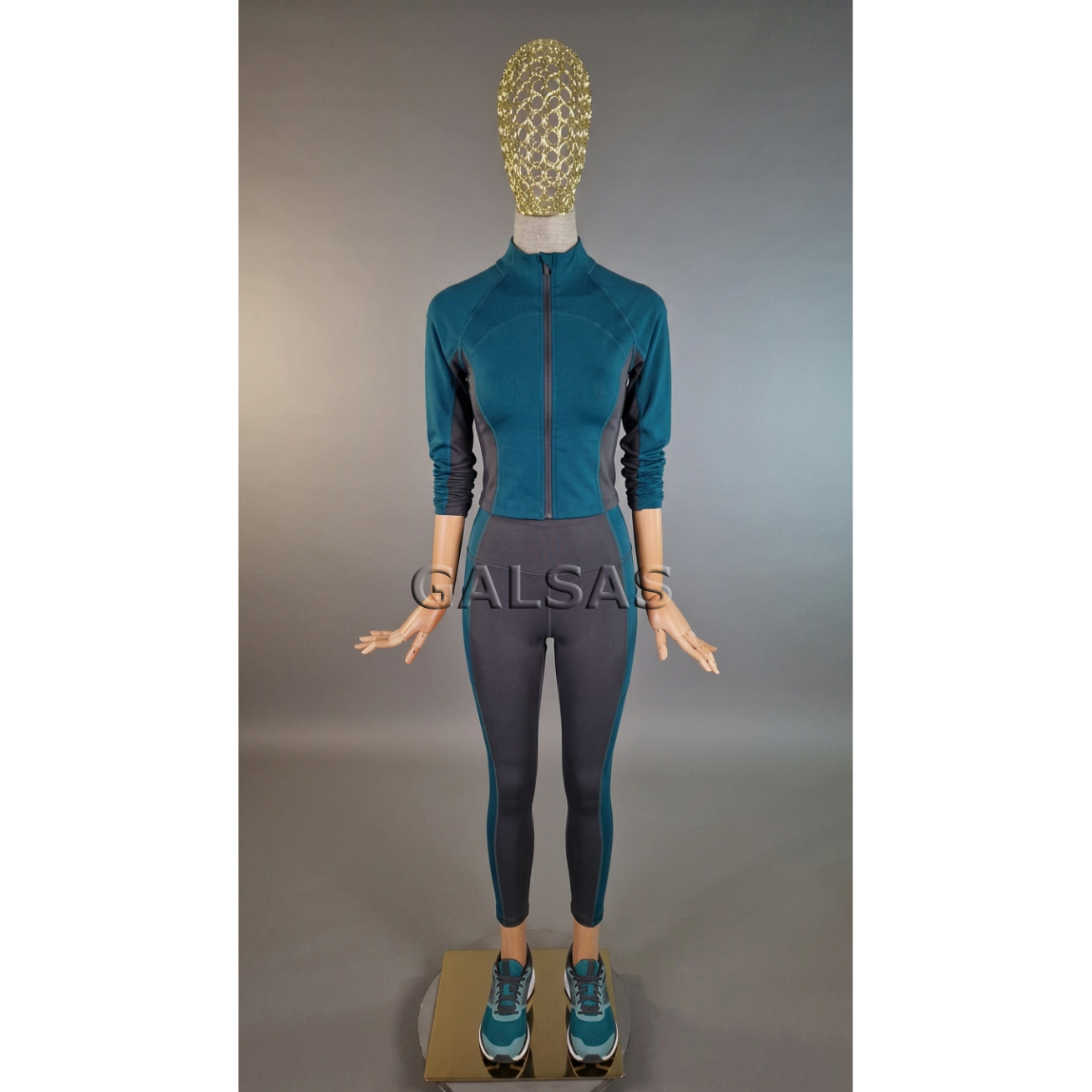 Linen Mannequin with Wooden Arms and a Gold Mesh Head - for Clothing, Exhibitions, and Stores 7 Linen Mannequin with Wooden Arms and a Gold Mesh Head - for Clothing, Exhibitions, and Stores 7
