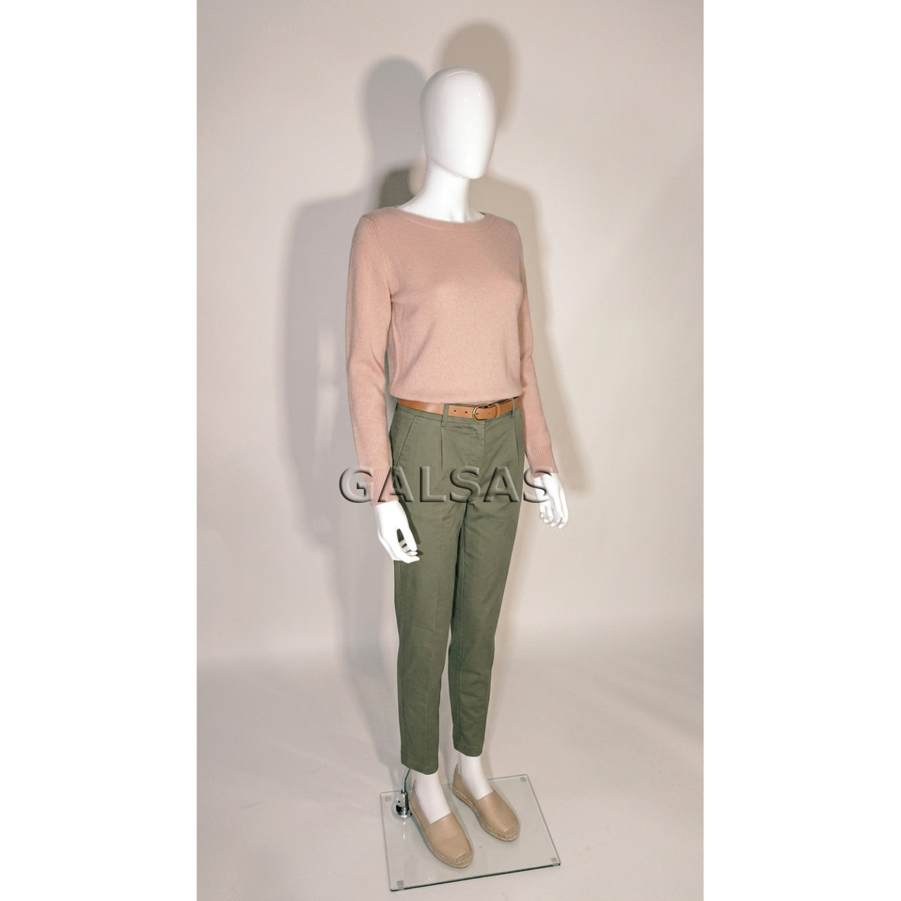 Female Full-Body Mannequin BF6-B-BLIZG, Glossy White. Plastic. 6 Female Full-Body Mannequin BF6-B-BLIZG, Glossy White. Plastic. 6