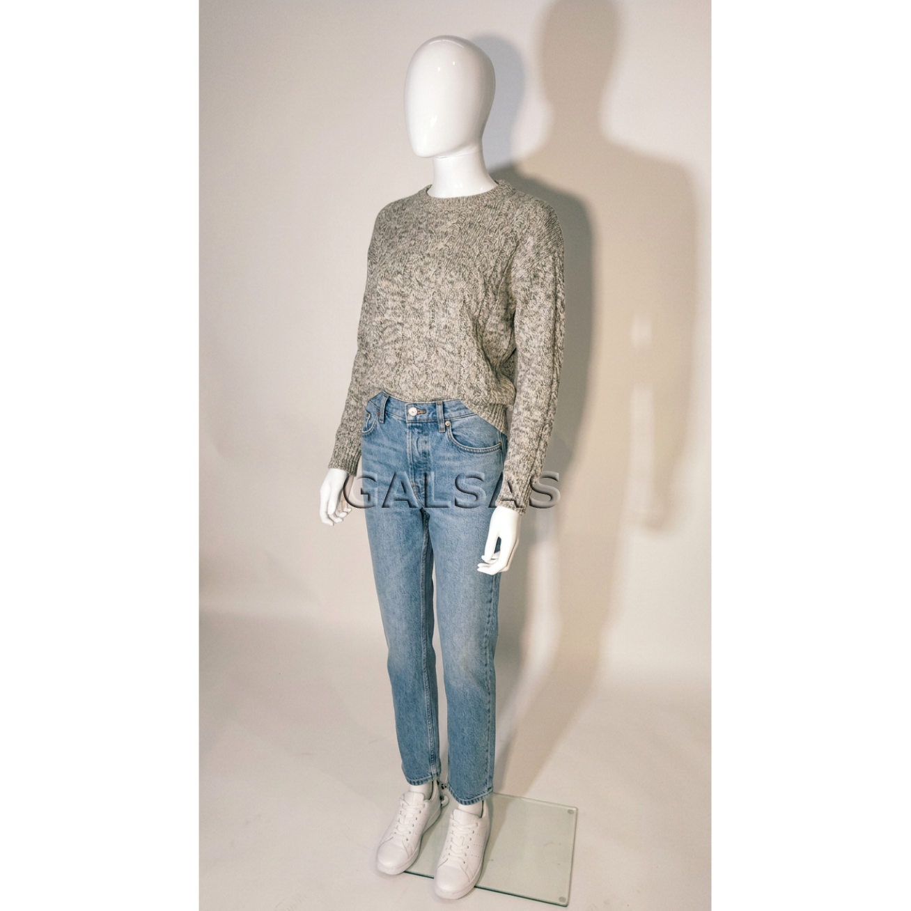 Female Full-Body Mannequin BF6-B-BLIZG, Glossy White. Plastic. 8 Female Full-Body Mannequin BF6-B-BLIZG, Glossy White. Plastic. 8