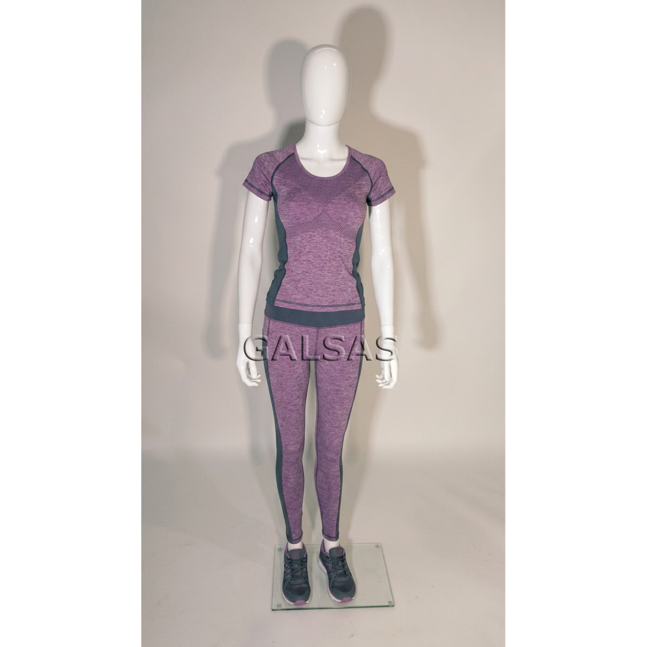 Female Full-Body Mannequin BF6-B-BLIZG, Glossy White. Plastic. 1 Female Full-Body Mannequin BF6-B-BLIZG, Glossy White. Plastic. 1
