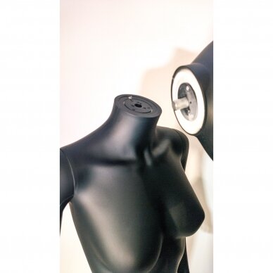 Manekenas moteris SF8-J-MAT - pilno ūgio, juoda matinė spalva. Plastikas.