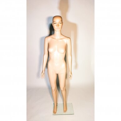 Manekenas moteriškas XMA-010 - pilno ūgio,su veidu,kūno spalva. Plastikas.