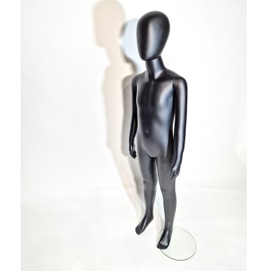 Manekenas vaikiškas VAI-J-MAT - pilno ūgio,be veido,matinė juoda spalva. H-147 cm