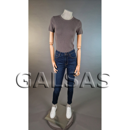 Mannequin T67 with wooden arms, covered in linen fabric, female full-body. Designed for displaying clothing in stores, sales areas, and exhibitions. 6