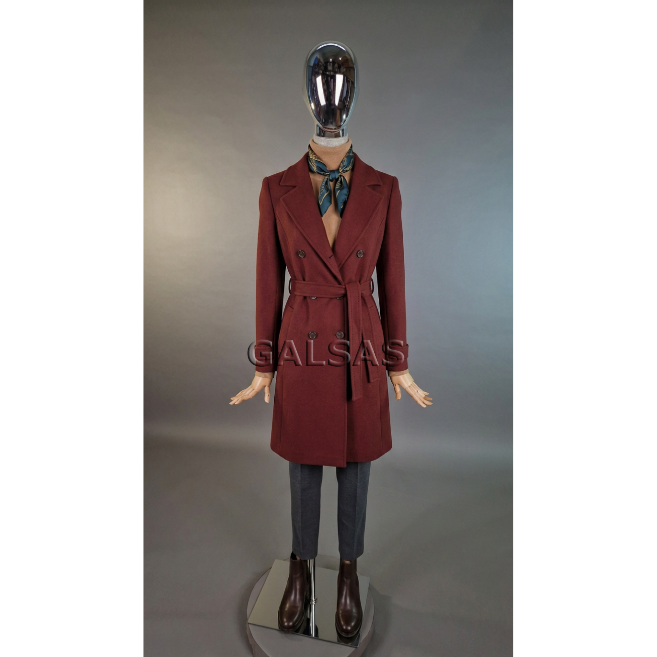 Female Mannequin with Wooden Arms, Linen Body and Silver-Colored Head - for Clothing, Stores and Exhibitions 13 Female Mannequin with Wooden Arms, Linen Body and Silver-Colored Head - for Clothing, Stores and Exhibitions 13