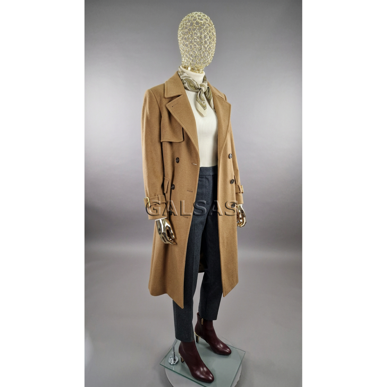 Gold Female Full-Body Mannequin with an Original Metal Head, Model BF2-TIN-GOLD. Plastic 1 Gold Female Full-Body Mannequin with an Original Metal Head, Model BF2-TIN-GOLD. Plastic 1