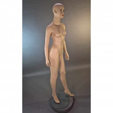Moteriškas K-K-2 manekenas - pilno ūgio,su veidu,dažytas kūno spalva.Stiklo pluoštas.