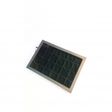 Papuošalų dėžutė su stikliniu dangčiu, 24 skyreliai, juodas aksomas, dydis 25 x 35 cm, skyrelio matmenys - 55 x 55 mm