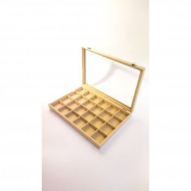 Papuošalų dėžutė su stikliniu dangčiu, 24 skyreliai, lino imitacija, dydis 25 x 35 cm, skyrelio matmenys - 55 x 55 mm