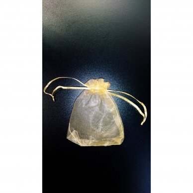 Papuošalų maišeliai - organza, pusiaumatinė auksinė spalva, 7 x 9 cm - juvelyrikos, bižuterijos papuošalų pakavimui.