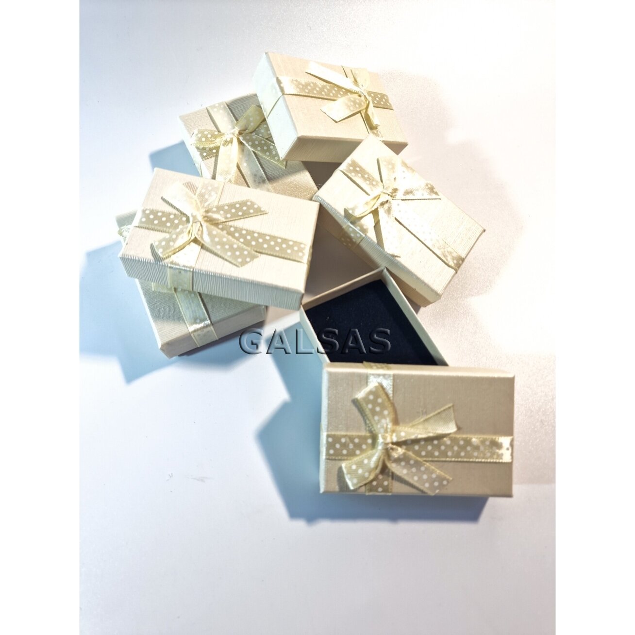 Paper Gift Box with Bow, Ivory, 5 x 8 x 2.2 cm, Pack of 24 2 Paper Gift Box with Bow, Ivory, 5 x 8 x 2.2 cm, Pack of 24 2