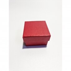 Dāvanu kastīte 5 x 5 x 3  cm(h) - sarkana, papīra, divdaļīga - gredzeniem, rotaslietām, juvelierizstrādājumiem, bižutērijai.