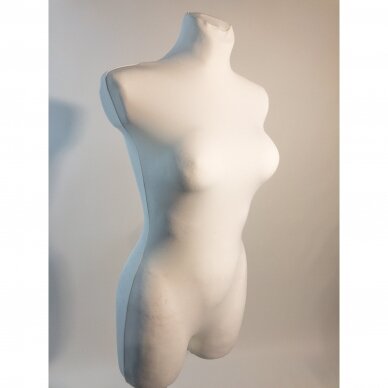 Užvalkalas siuvimo manekenams - balta sintetinė medžiaga - skirtas "pailgintam" modeliui.